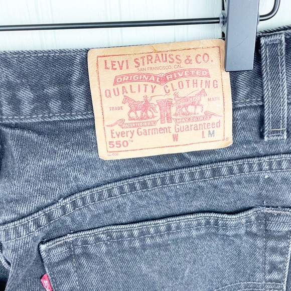 Vintage 90s Levi's 550 Women's Relaxed Fit Tapered Leg Black Denim Jeans Size 14 - Picture 5 of 7